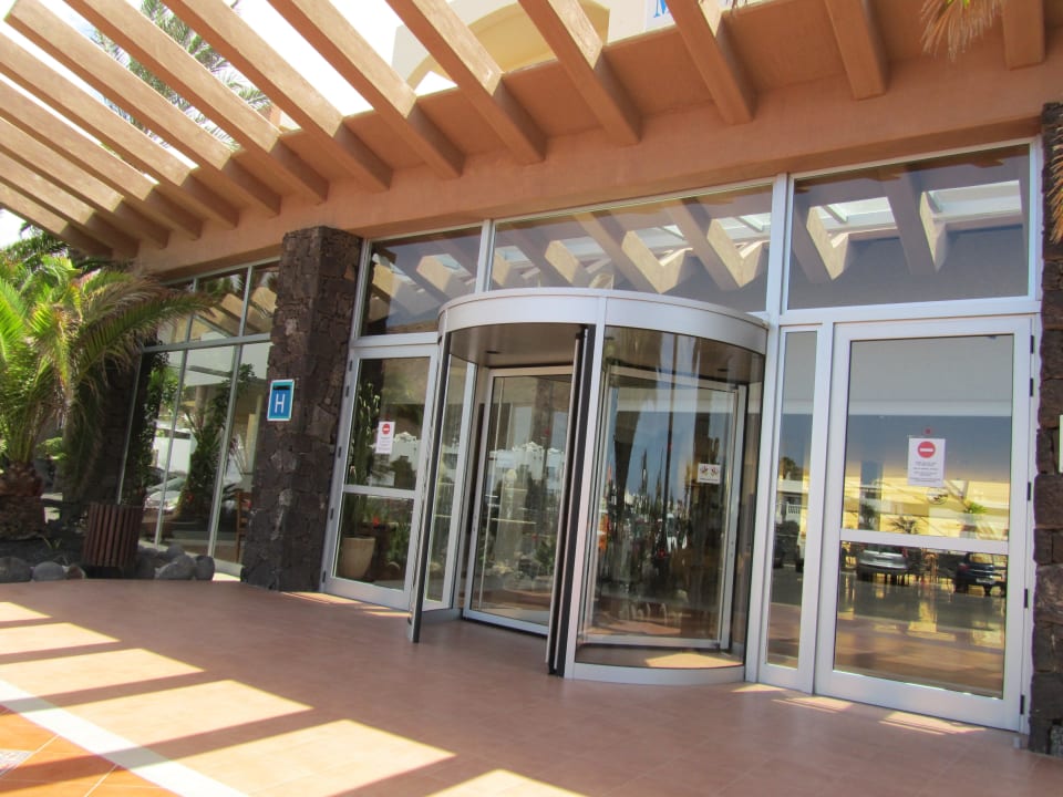 Hoteleingang SBH Hotel Royal Monica