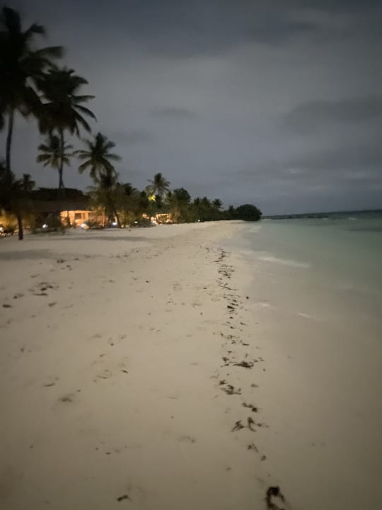 Strand Kuredu Island Resort & Spa