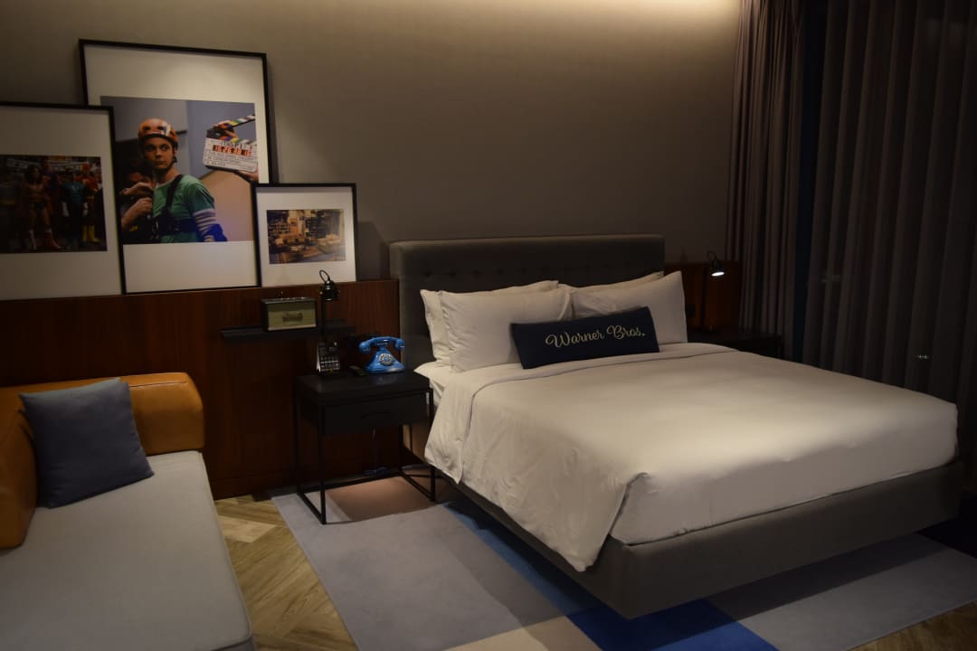 Zimmer The WB Abu Dhabi, Curio Collection By Hilton