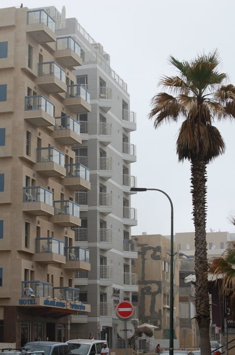 Vom Strand aus (das zweite Haus) Savoy Sea Side Hotel