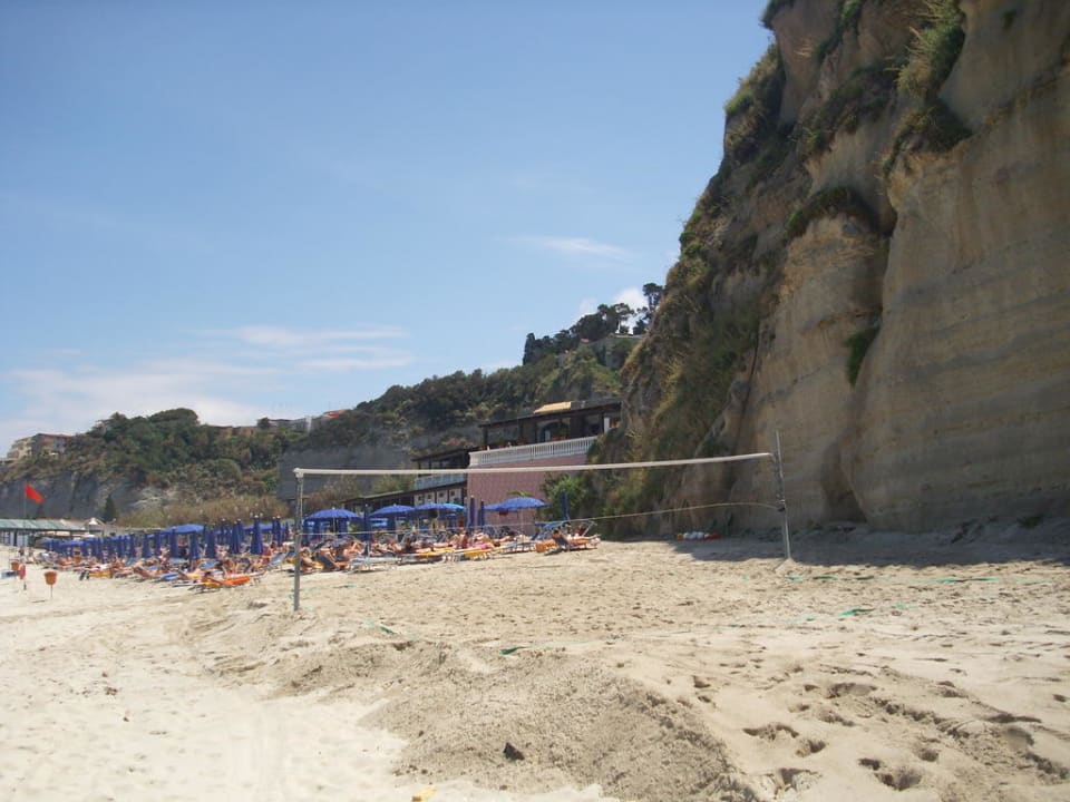 Strand mit Volleyballplatz Aldiana Club Rocca Nettuno Calabria