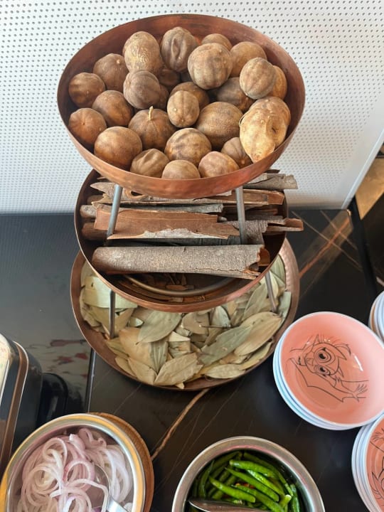 Gastro The WB Abu Dhabi, Curio Collection By Hilton