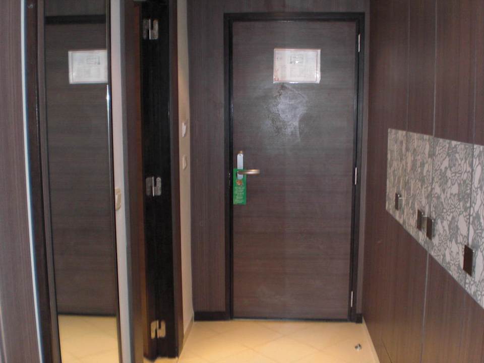 Zimmerflur & Schränke Hotel Rosa Beach