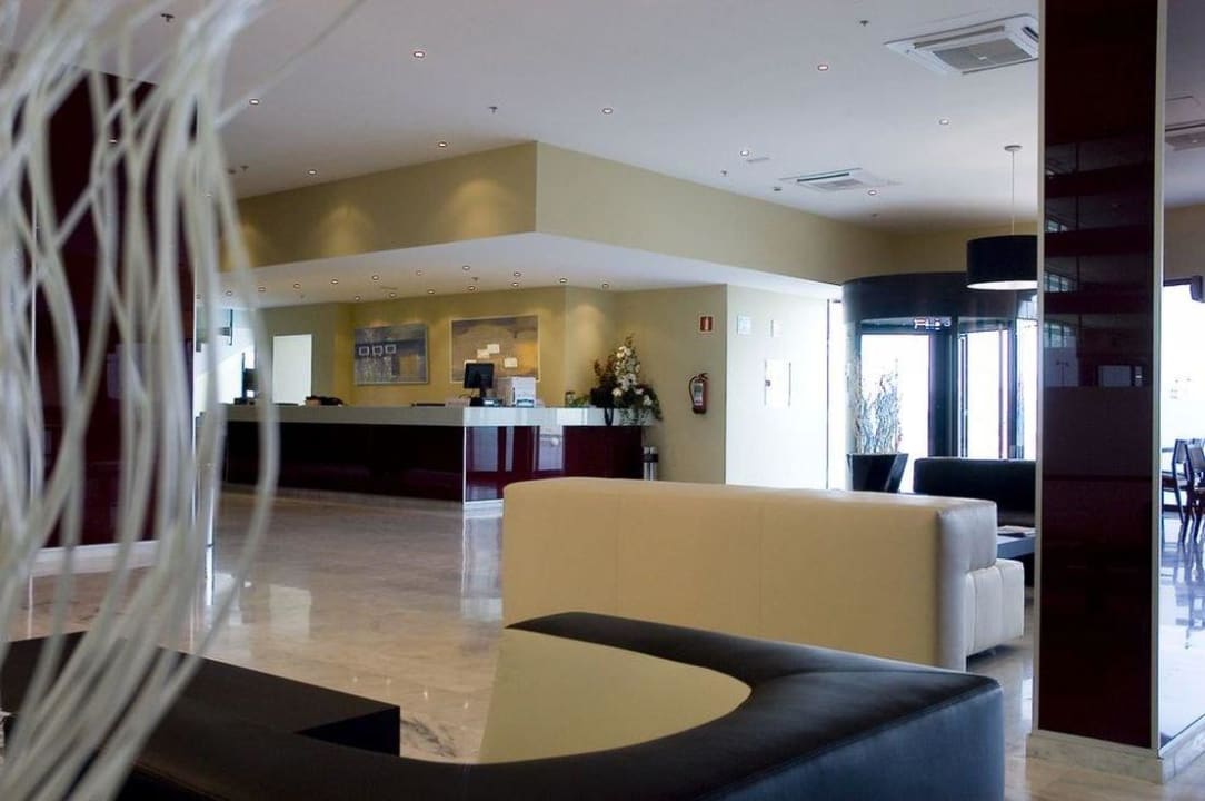 Hall del hotel Eurostars Zaragoza