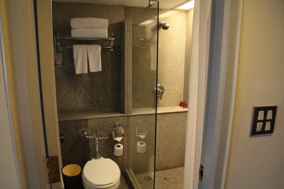 Bad Ramada Plaza by Wyndham Bangkok Menam Riverside