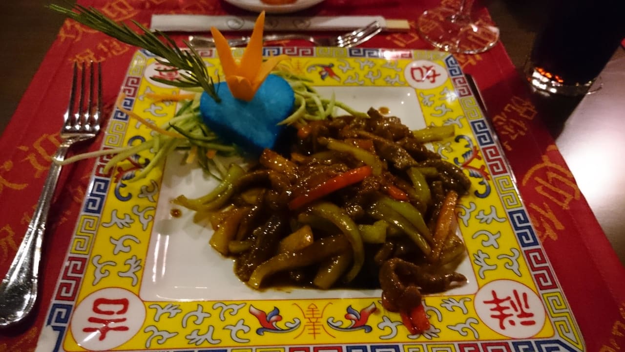 Essen im chinesischem Themenrestaurant Diamond Excellence Resort & Spa