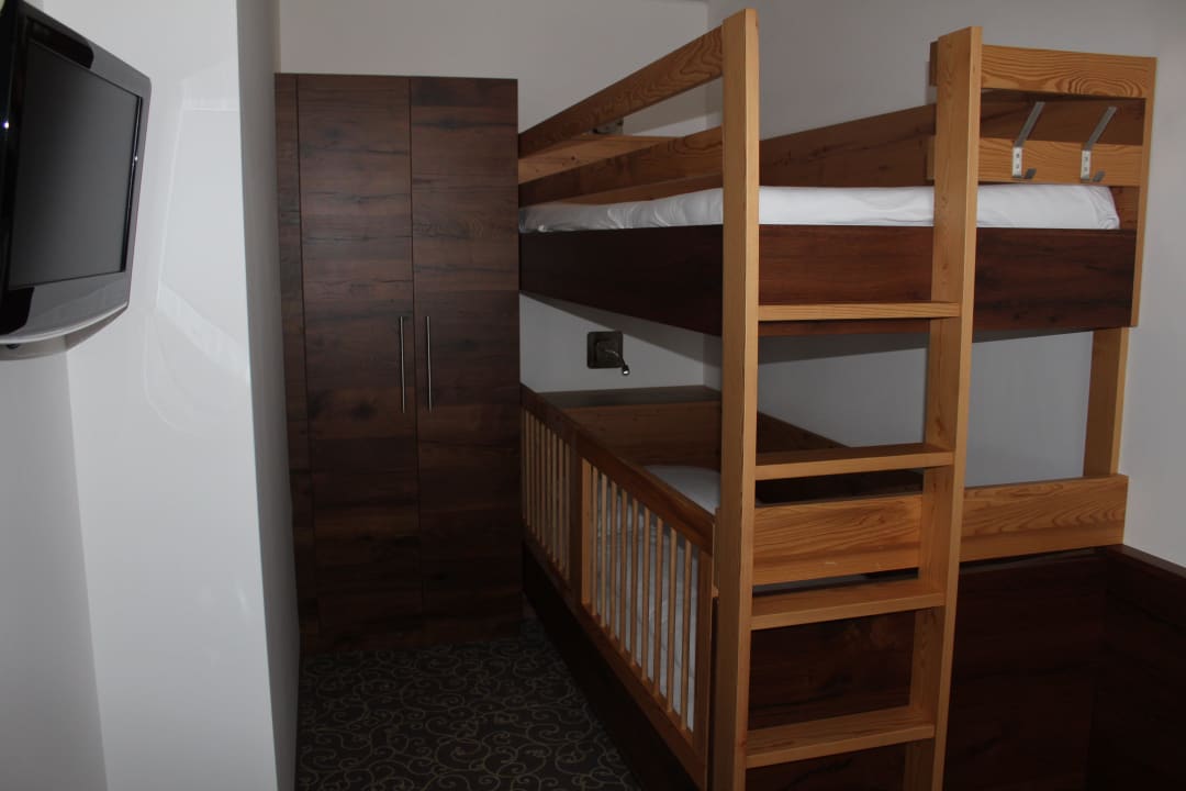 "Kinderschlafzimmer - Bett mit Babygitter" Hotel Nesslerhof (Großarl