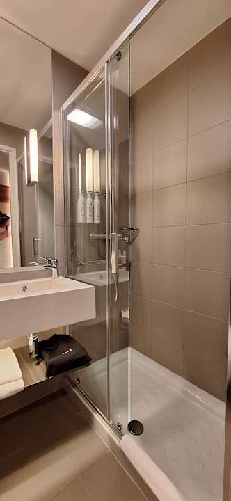 Zimmer MOXY Frankfurt Airport