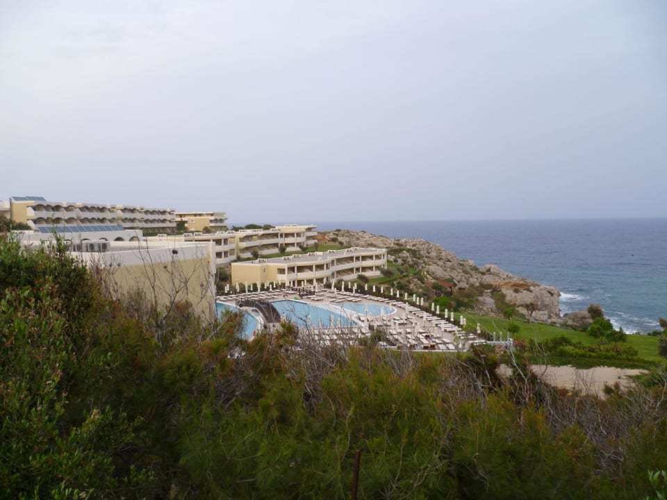 Von der Strasse aus Hotel Kalithea Horizon Royal