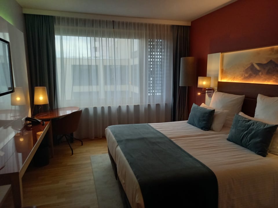 Zimmer Leonardo Hotel Zurich Airport