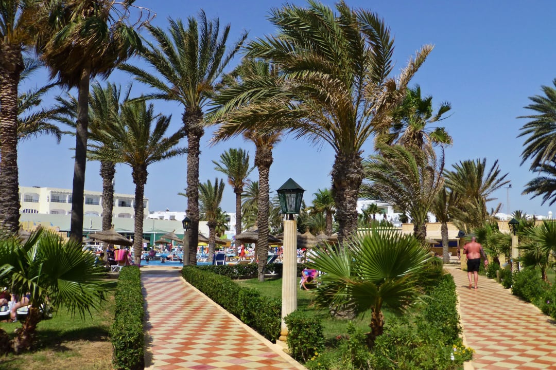 Teren przy basenie Houda Golf & Beach Club