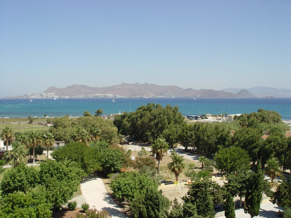 Bild vom Dach aus auf die Hotelanlage Atlantis Hotel