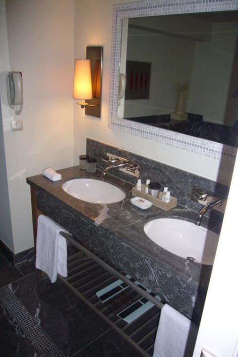 Badezimmer Augustine, a Luxury Collection Hotel, Prague