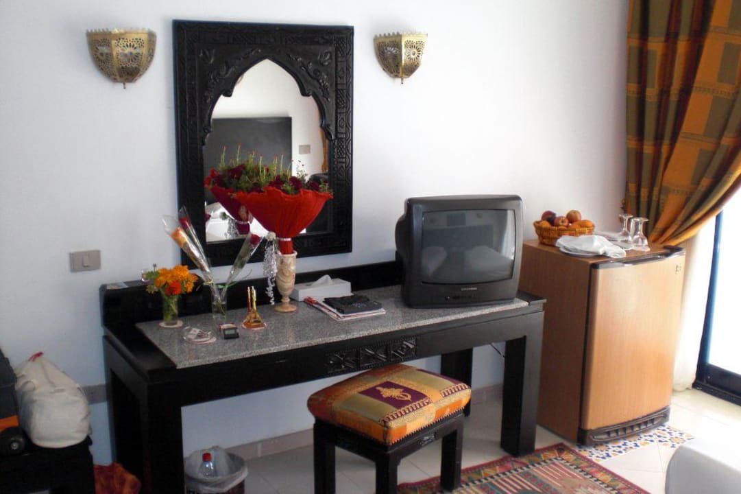 Frisierkommode in unserem neu möblierten Zimmer Pickalbatros Alf Leila Wa Leila Resort - Neverland Hurghada