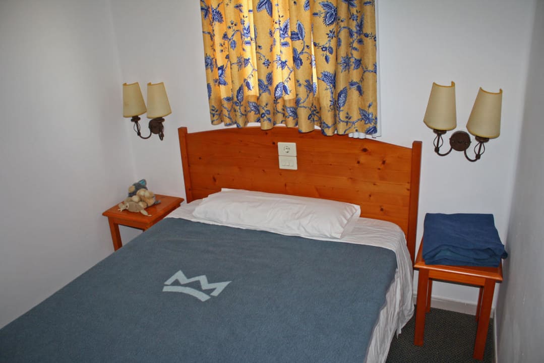 Schlafzimmer im Bungalow-Familienzimmer Hotel Riu Oliva Beach Resort