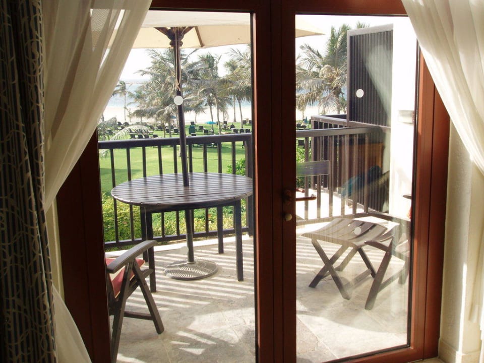 Balkon der Juniorsuite zum Strand JA Palm Tree Court