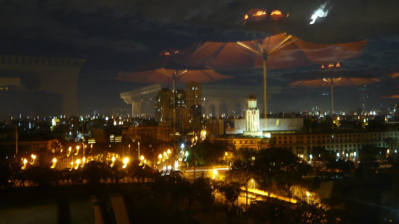 Blick über Manila bei Nacht Hotel The Bayleaf Intramuros