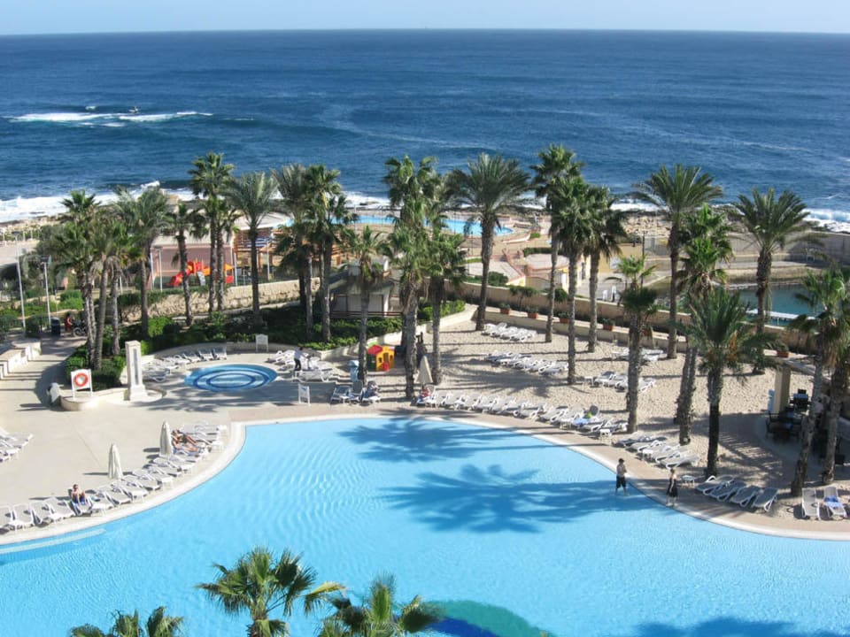 Pool Hilton Malta