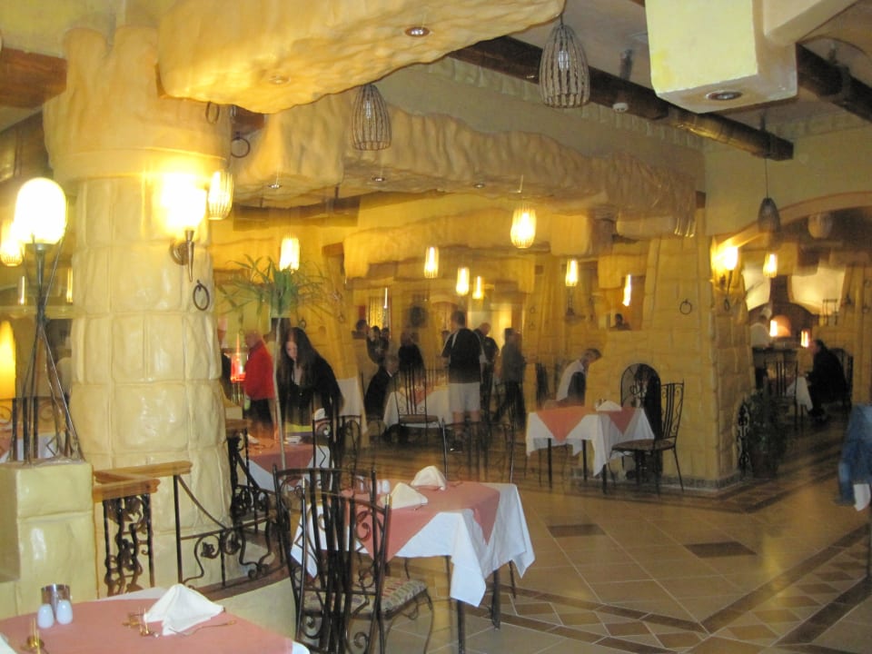 Beim Chinesen Pickalbatros Alf Leila Wa Leila Resort - Neverland Hurghada