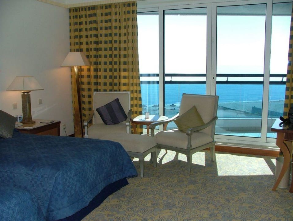 Blick aus dem Superior-Room Hotel Le Meridien Al Aqah Beach Resort