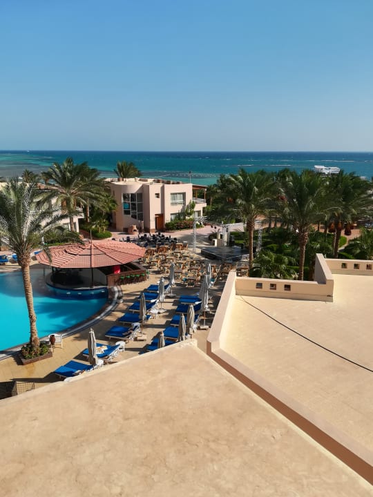 Pool Sea Star Beau Rivage