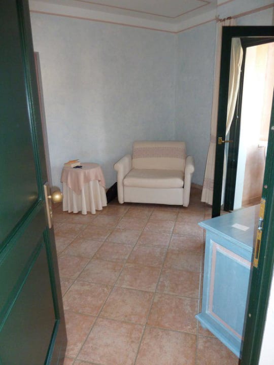 Eingangs=Sitzbereich Junior Suite Hotel La Rocca Resort & Spa