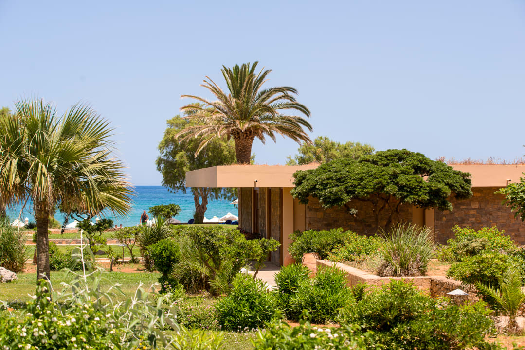 Gartenanlage Kernos Beach Hotel & Bungalows
