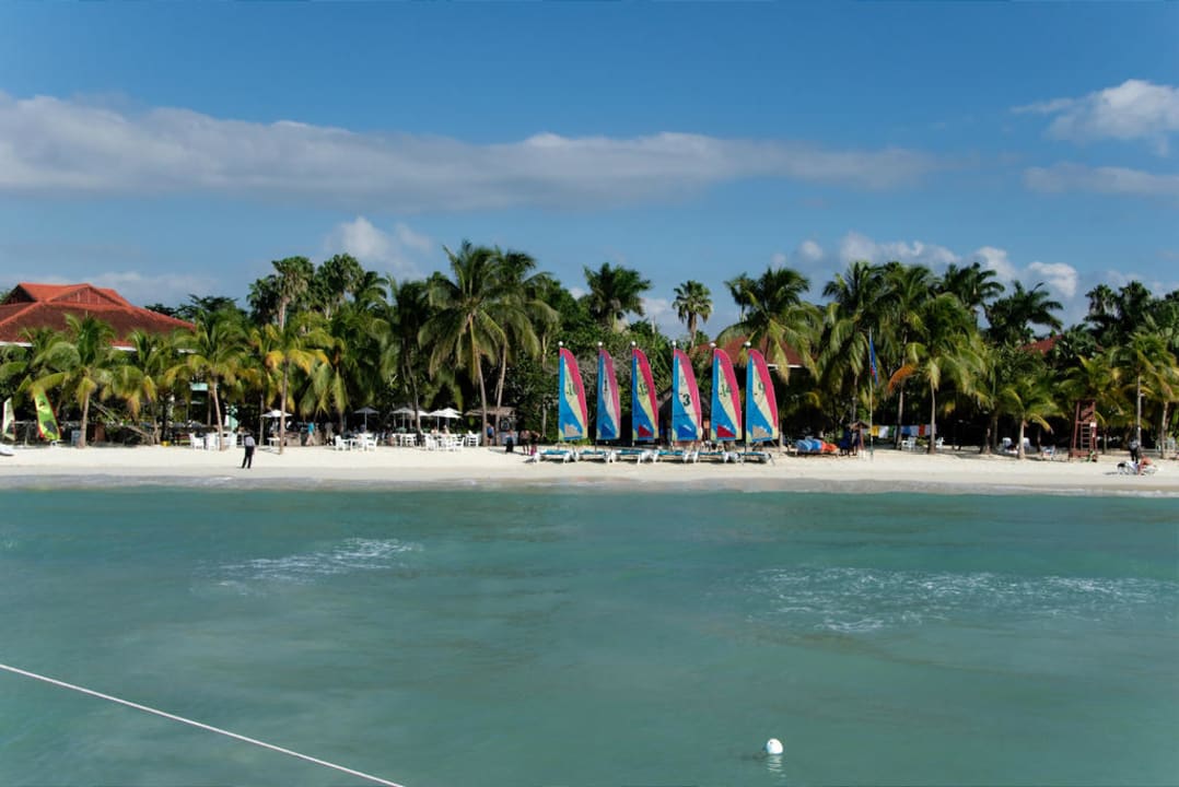 Blick auf den Hotel-Strand Couples Swept Away - Adults only