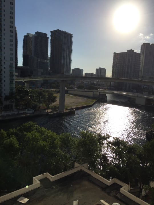 Blick vom Zimmer auf den River Comfort Inn & Suites Downtown Brickell-Port of Miami