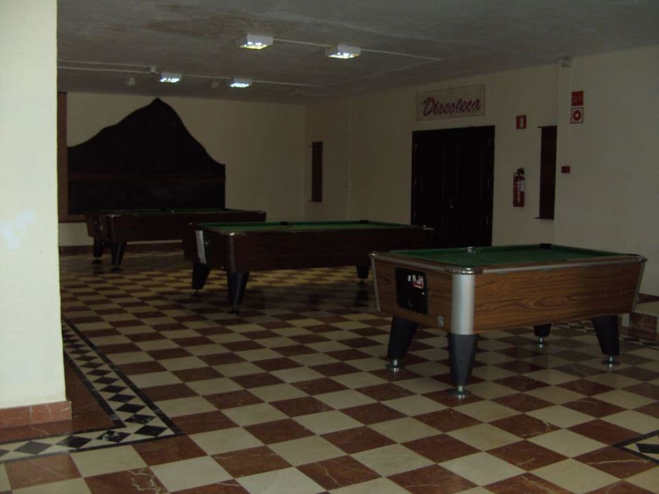 Billiard Hotel Riu Oliva Beach Resort