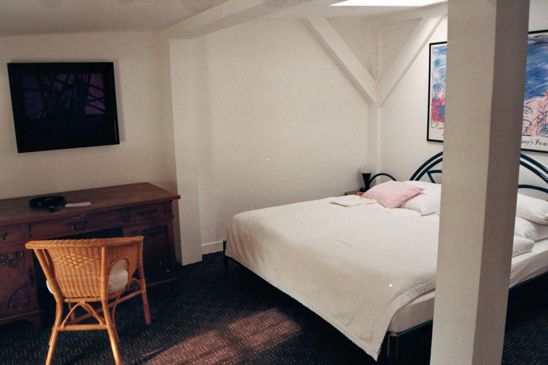 Zimmer Nr. 9 / Schlafbereich Remise Blumberg, Das kleine Haus im Hof