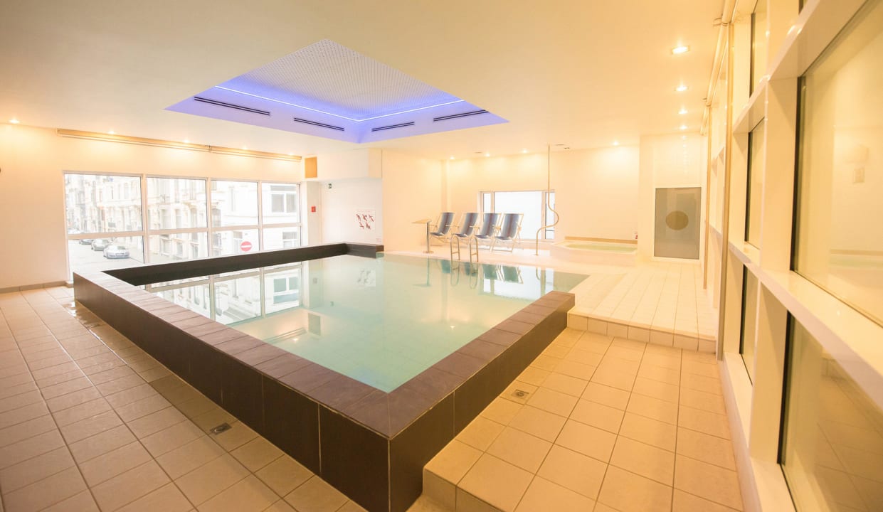Zwembad Hotel Royal Astrid