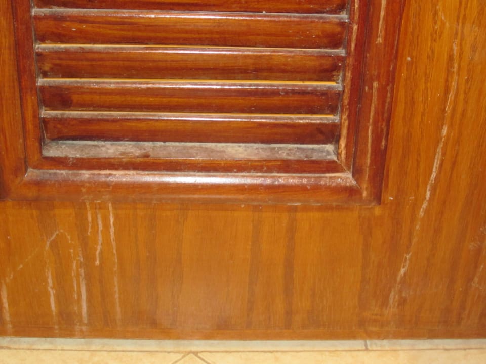 Badtür total verdreckt Imperial Shams Abu Soma