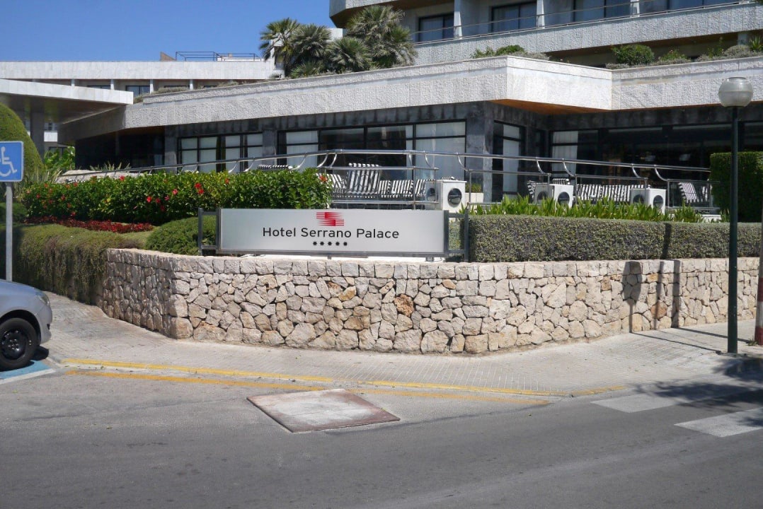 Außenansicht Hotel Serrano Palace