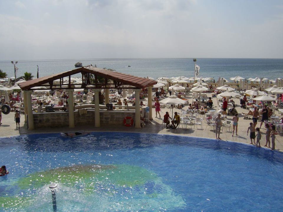 Pool mit Poolbar Royal Park Hotel & Aqua park