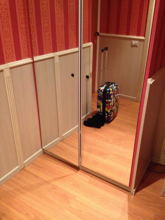 Шкаф Hotel Garda