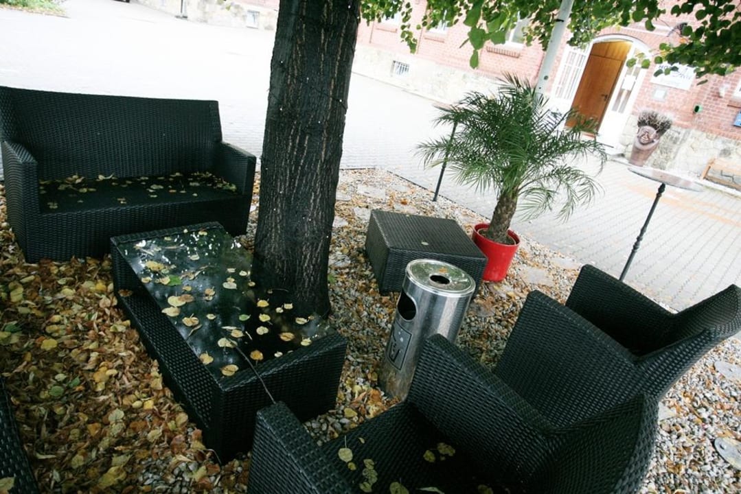 Relax-Ecke im Freien Hotel Aviv Dresden