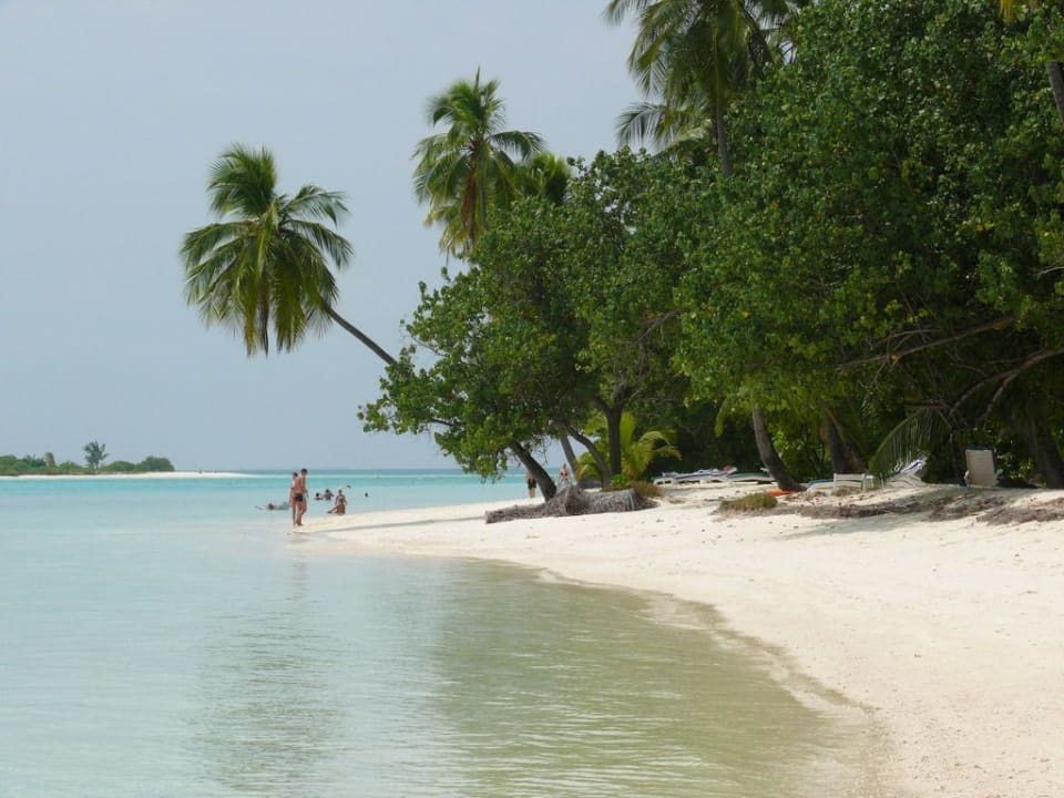 Strand Südostseite Meeru Maldives Resort Island