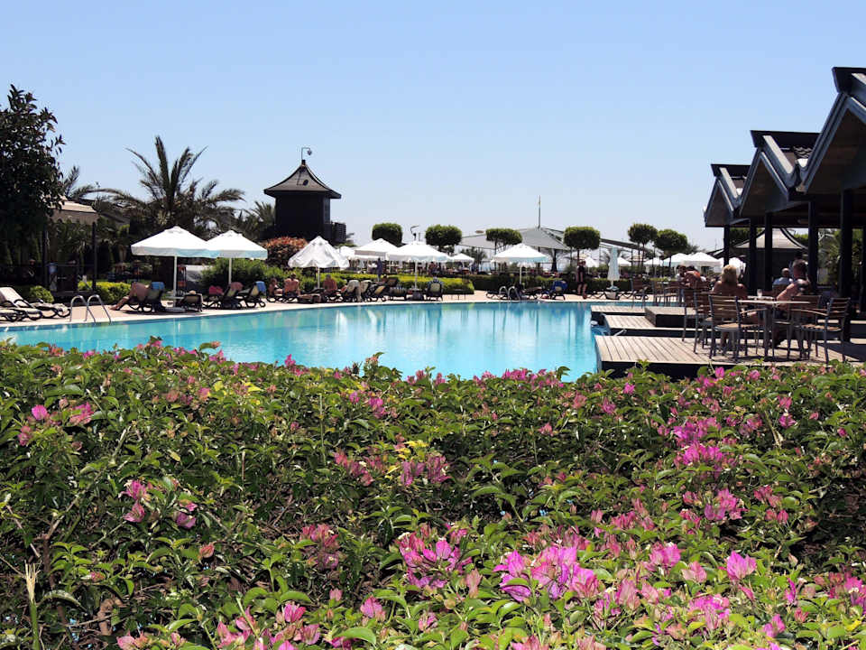 Wunderschöner, gepflegter Garten Limak Lara Deluxe Hotel & Resort