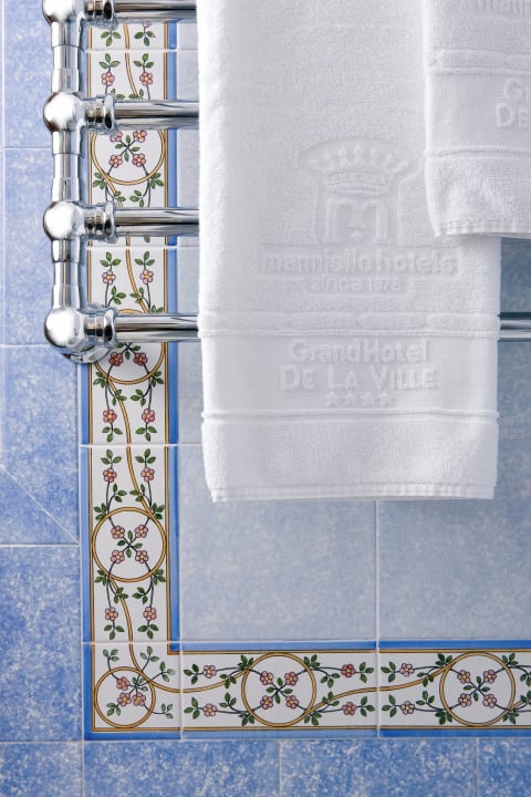 Zimmer Grand Hotel de la Ville