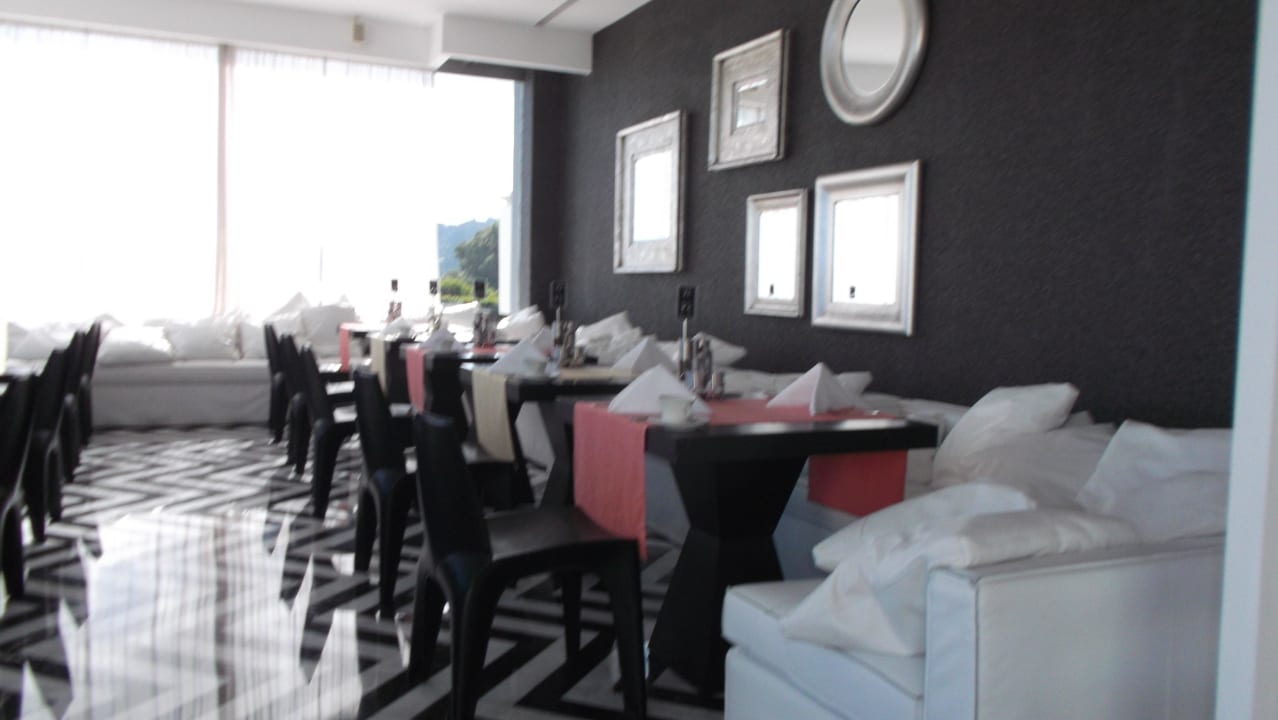 Suitrestaurant The Ixian Grand & All Suites