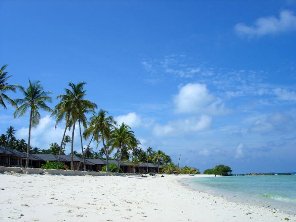 Пляж у "о" beach villas Kuredu Island Resort & Spa