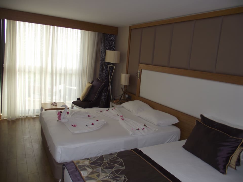 Schöne Deko von unserer Zimmer-Fee Mary Hotel Alanya