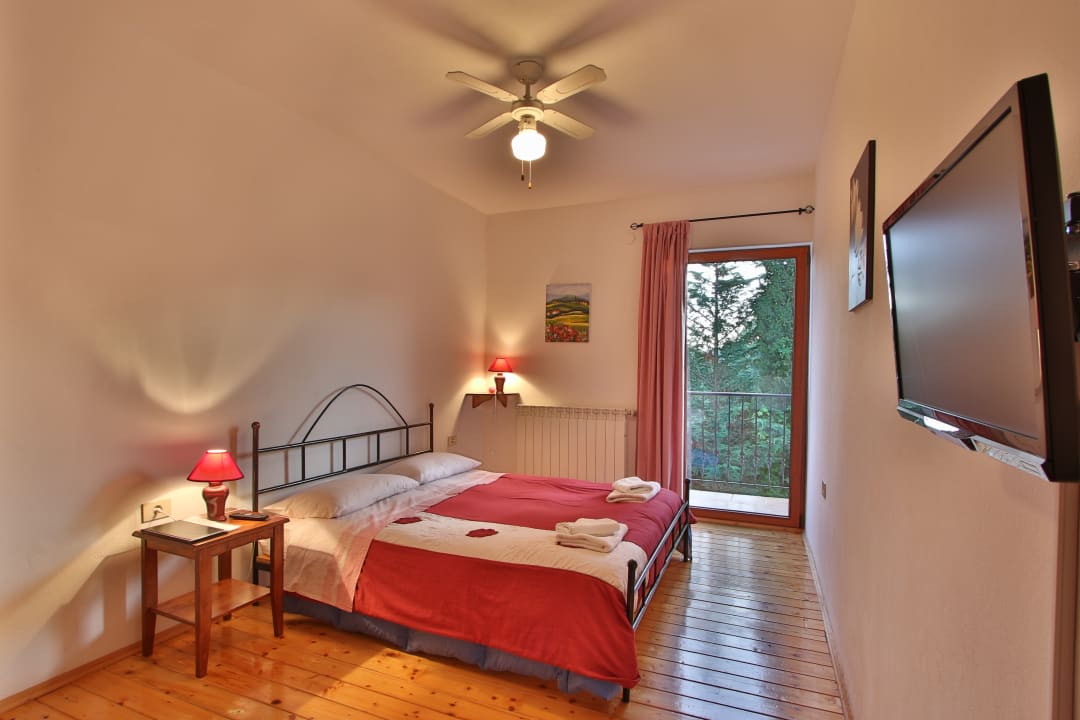 Zimmer Rooms and Apartment Feral