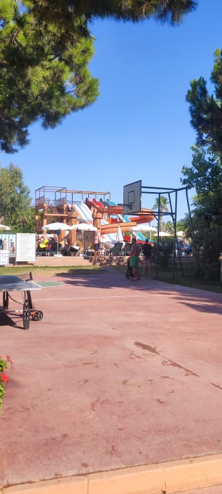 Außenansicht Club Turtas Beach Hotel