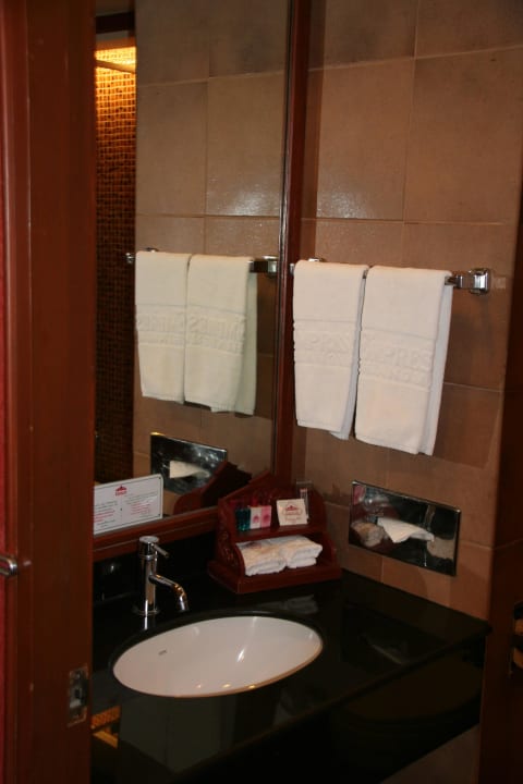 Bad Hotel The Empress