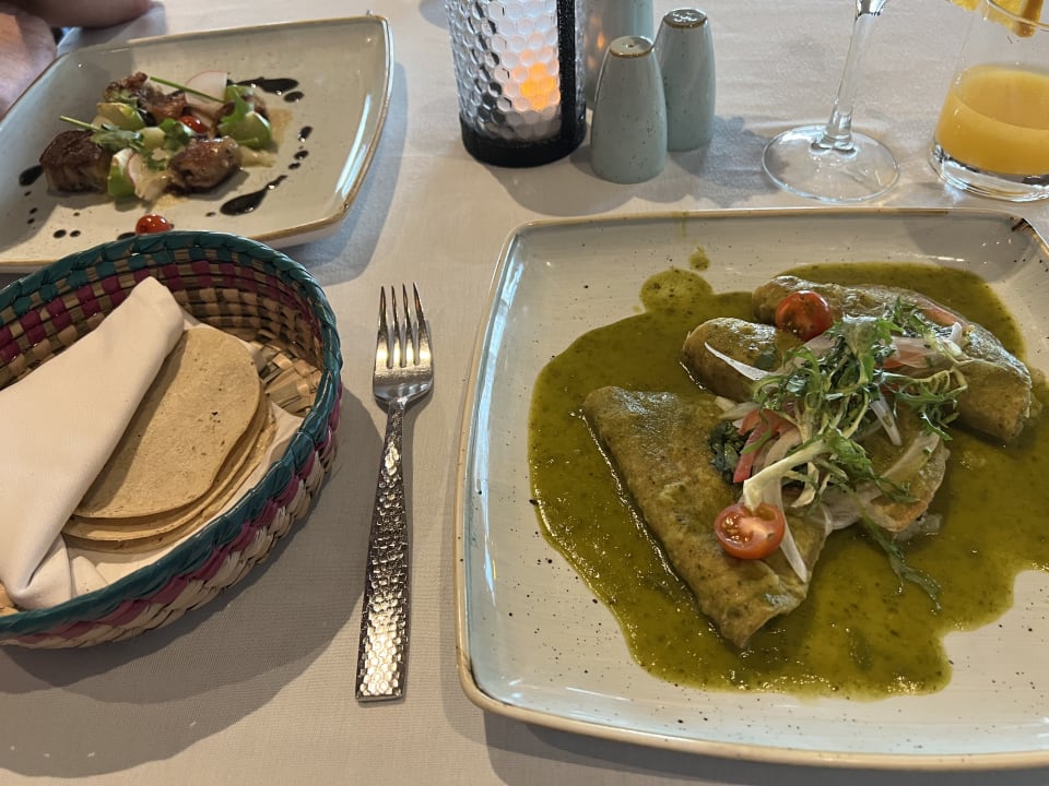 Gastro Akumal Bay Beach & Wellness Resort