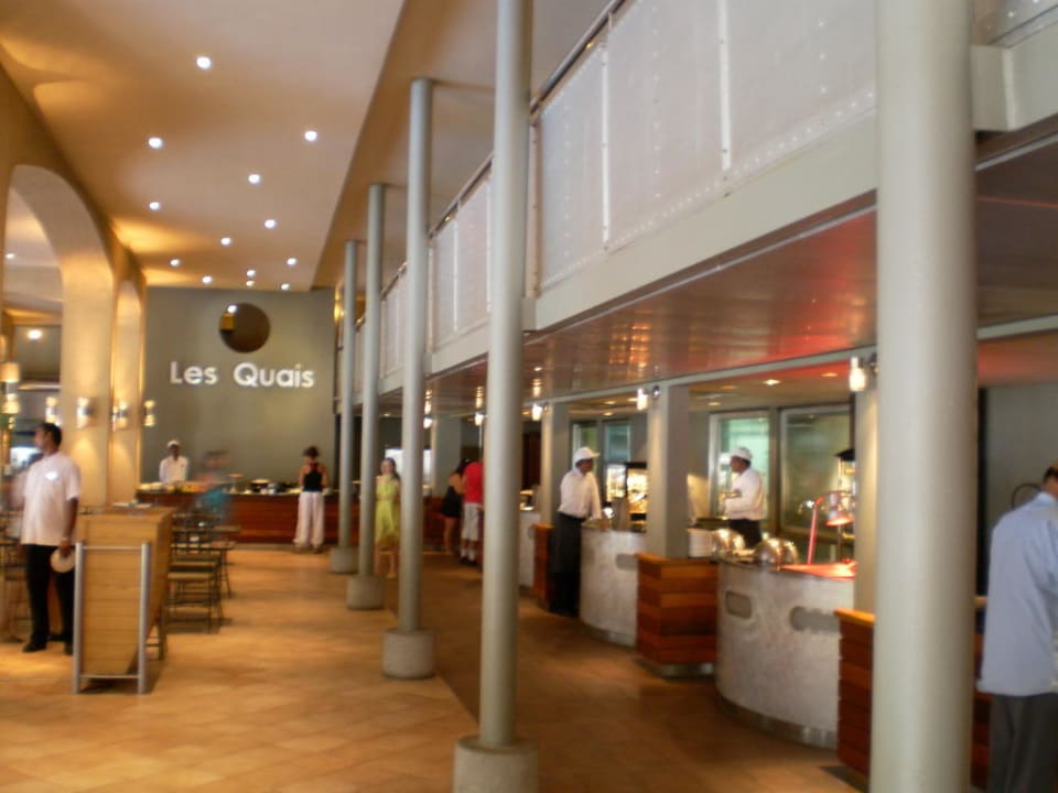 Verschiedene Speiseangebote Mauricia Beachcomber Resort & Spa