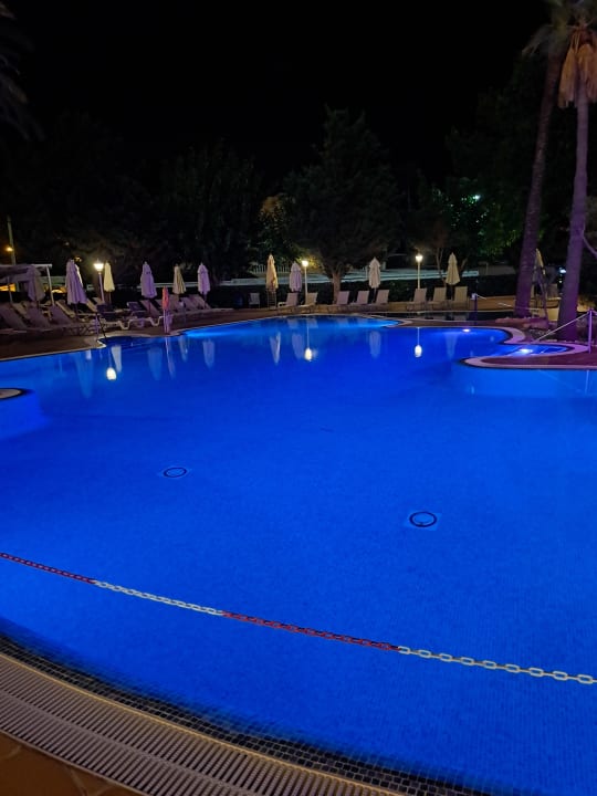 Pool Valentin Reina Paguera