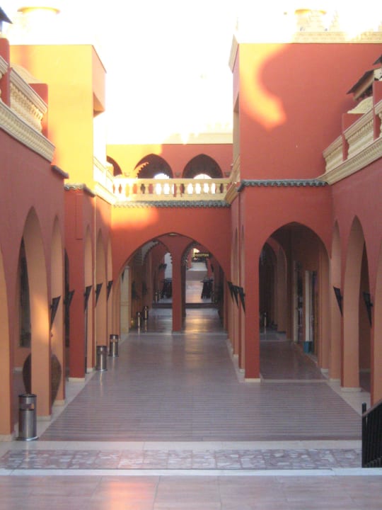 Центральная улочка в отеле Pickalbatros Alf Leila Wa Leila Resort - Neverland Hurghada